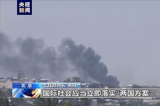 邮报：从看台跌落的利兹球迷是足球流氓，曾因殴打门将入狱4个月